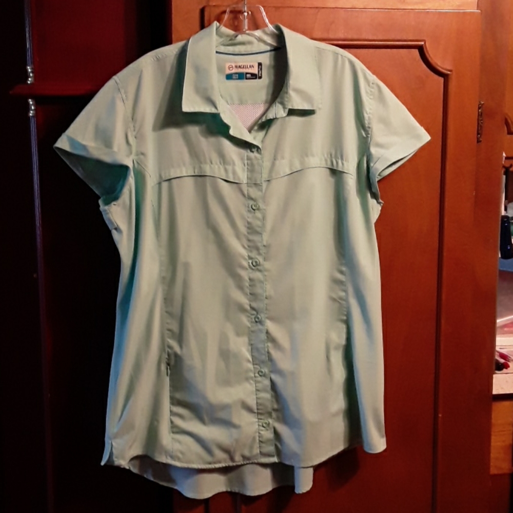 Magellan Outdoors Women's Fish Gear shirt